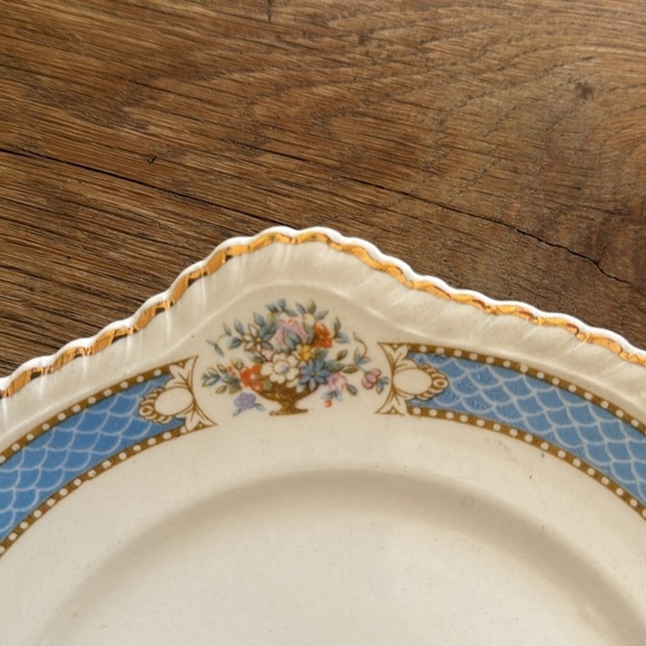 Vintage HTF Johnson Bros. Belvedere Plate, Stamped Old English - Picture 4 of 4